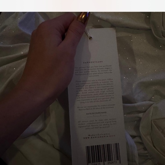 Elegant White One Shoulder Dress - Picture 2 of 2